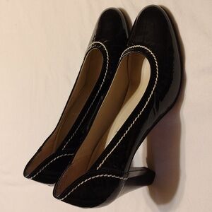 AGL Attilio Giusti Leombruni Black Patent Leather 2.75" Heels Size 37  (6.5)